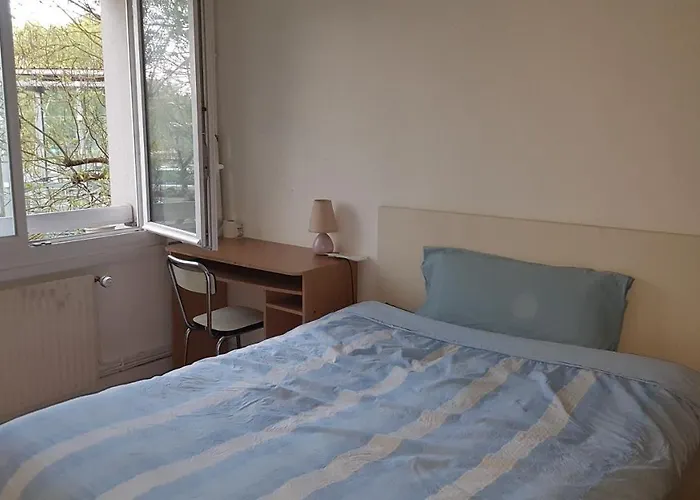 Une Chambre Privee Entre Paris Et Disneyland